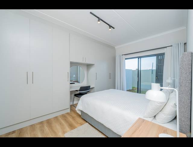 3 BEDROOM APARTMENT FOR SALE IN SANDOWN